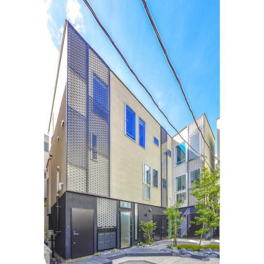 1DK Apartment in Meguro, Tokyo - Image 1