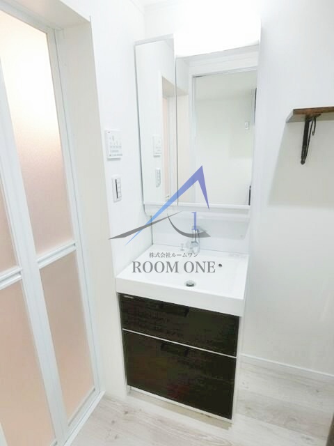 1DK Apartment in Suginami, Tokyo - Image 1