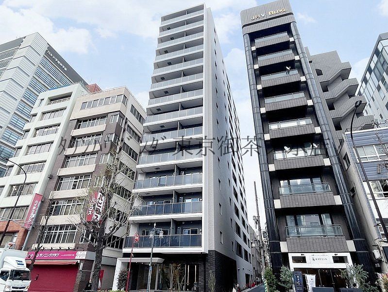 1DK Mansion in Chiyoda, Tokyo - Image 1