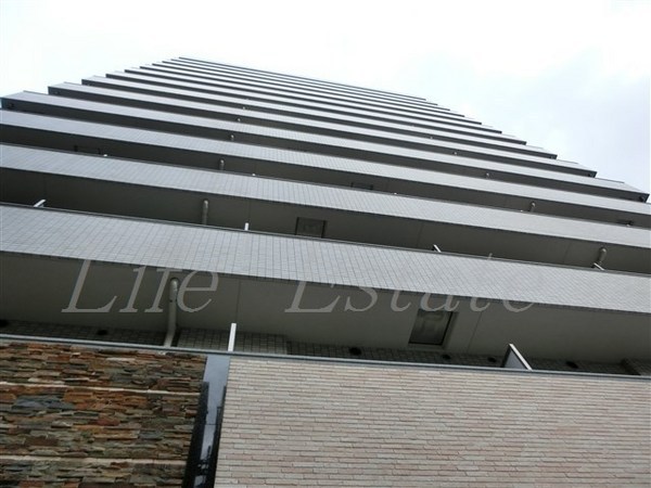 1DK Mansion in Chuo-ku, Osaka - Image 1