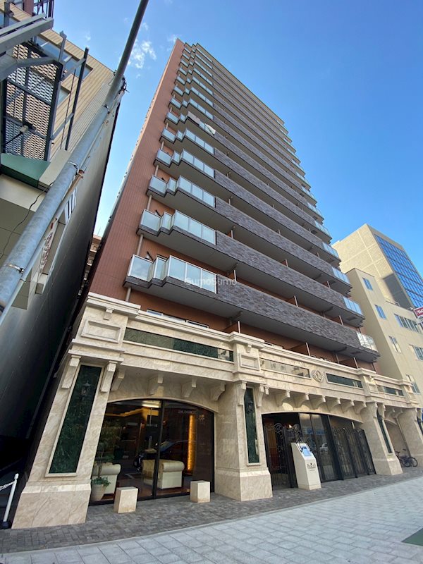 1DK Mansion in Chuo-ku, Osaka - Image 1