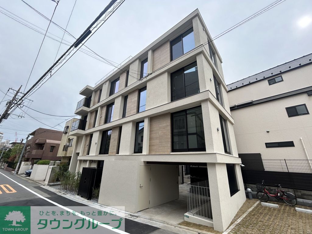 1DK Mansion in Meguro, Tokyo - Image 1