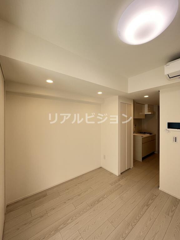 1DK Mansion in Meguro, Tokyo — photo 3 of 3