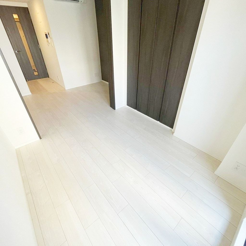 1DK Mansion in Meguro, Tokyo — photo 3 of 3