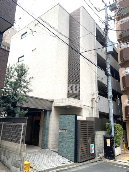 1DK Mansion in Meguro, Tokyo - Image 1