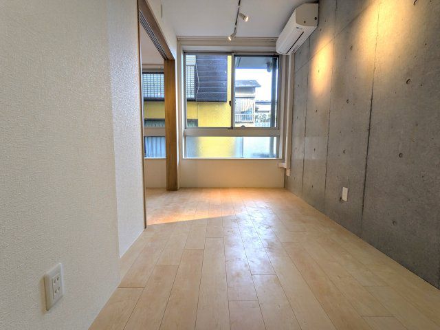 1DK Mansion in Meguro, Tokyo — photo 3 of 3
