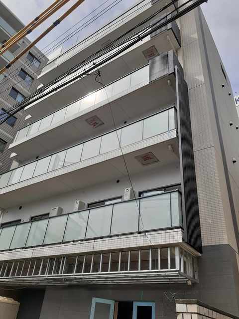 1DK Mansion in Minato, Tokyo - Image 1