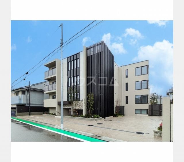 1DK Mansion in Setagaya, Tokyo - Image 1