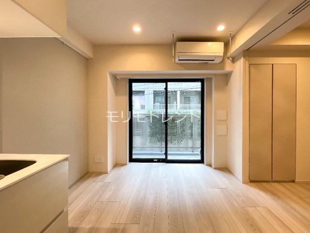1DK Mansion in Shibuya, Tokyo — photo 3 of 3