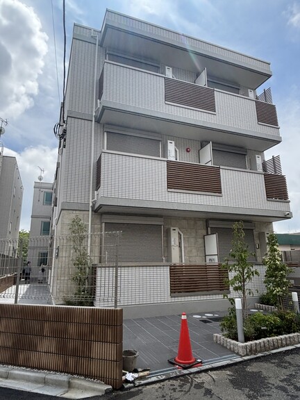 1DK Mansion in Shibuya, Tokyo - Image 1