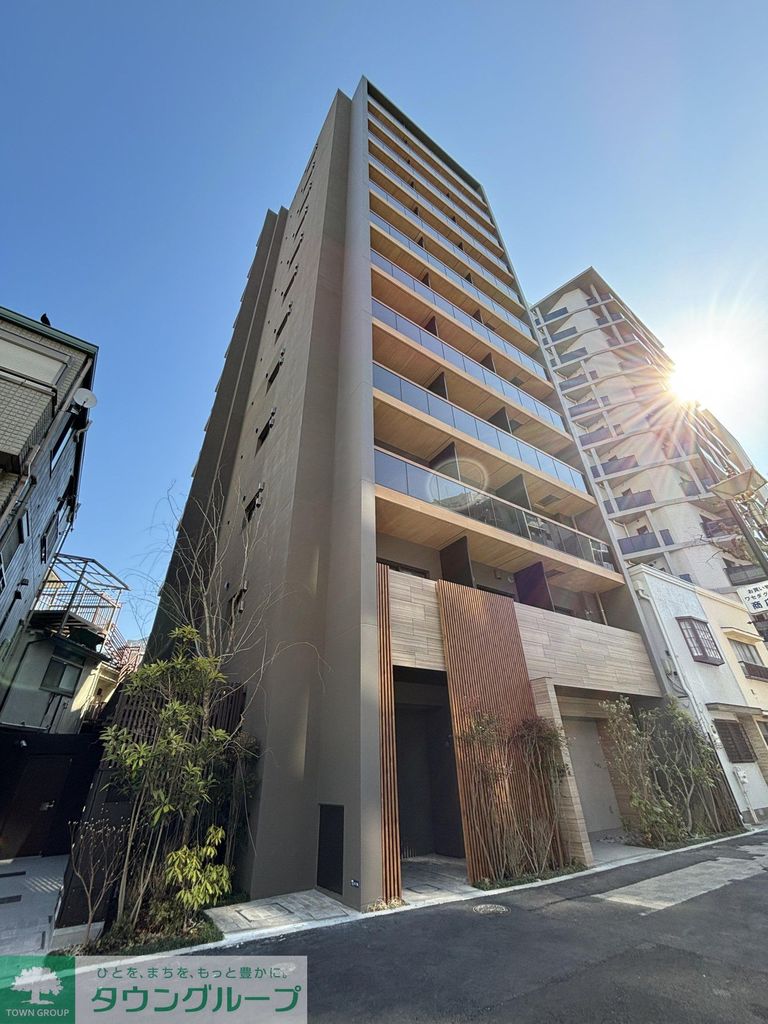 1DK Mansion in Shinjuku, Tokyo - Image 1