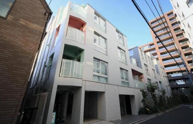 1DK Mansion in Shinjuku, Tokyo - Image 1