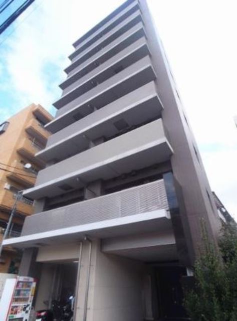 1DK Mansion in Shinjuku, Tokyo - Image 1
