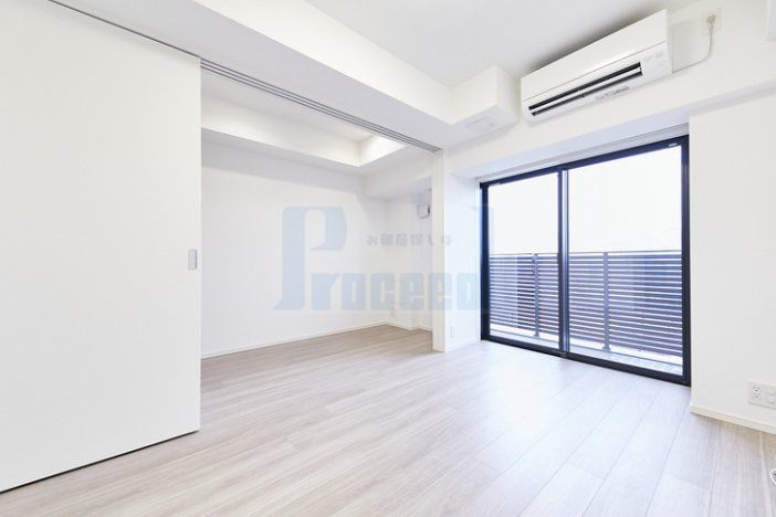 1DK Mansion in Shinjuku, Tokyo - Image 1