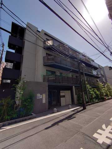 1DK Mansion in Shinjuku, Tokyo - Image 1