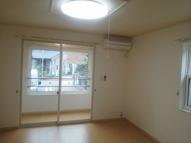1K Apartment in Kanazawa, Ishikawa — photo 3 of 3