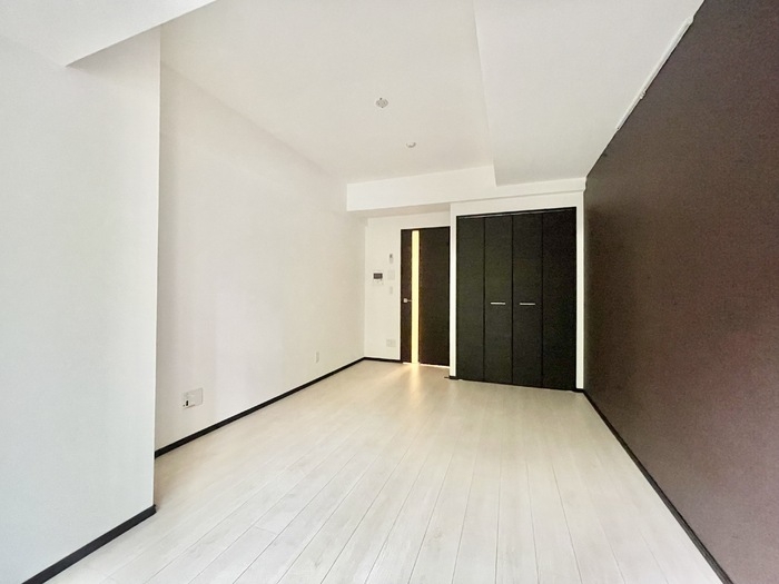 1K Mansion in Chiyoda, Tokyo — photo 3 of 3