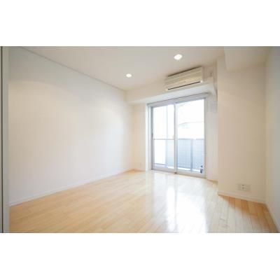 1K Mansion in Chiyoda, Tokyo — photo 3 of 3