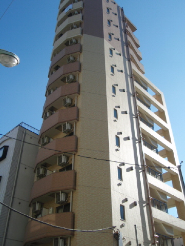 1K Mansion in Chiyoda, Tokyo - Image 1