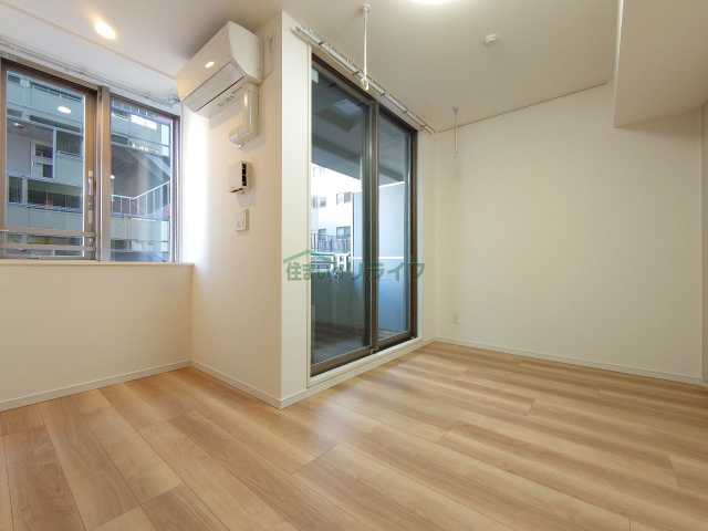 1K Mansion in Chiyoda, Tokyo - Image 1