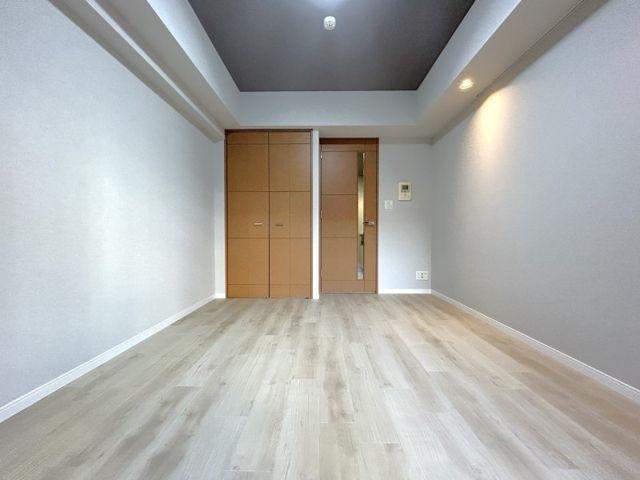 1K Mansion in Chiyoda, Tokyo - Image 1