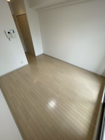 1K Mansion in Chuo-ku, Osaka — photo 3 of 3
