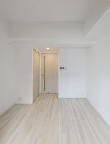 1K Mansion in Chuo-ku, Osaka — photo 3 of 3