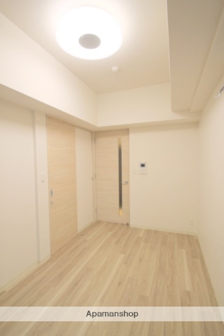 1K Mansion in Chuo-ku, Osaka — photo 3 of 3