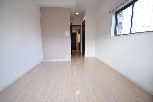 1K Mansion in Chuo-ku, Osaka - Image 1