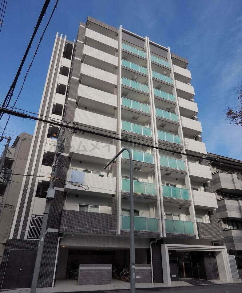 1K Mansion in Kita-ku, Osaka - Image 1