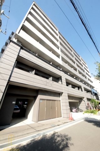 1K Mansion in Kita-ku, Osaka - Image 1
