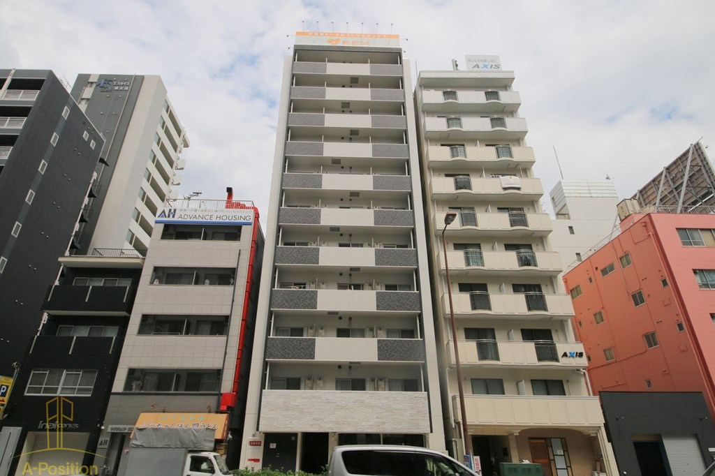 1K Mansion in Kita-ku, Osaka - Image 1