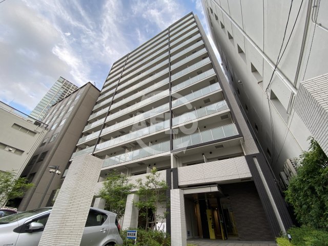 1K Mansion in Kita-ku, Osaka - Image 1