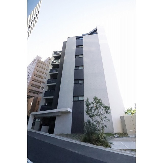 1K Mansion in Meguro, Tokyo - Image 1