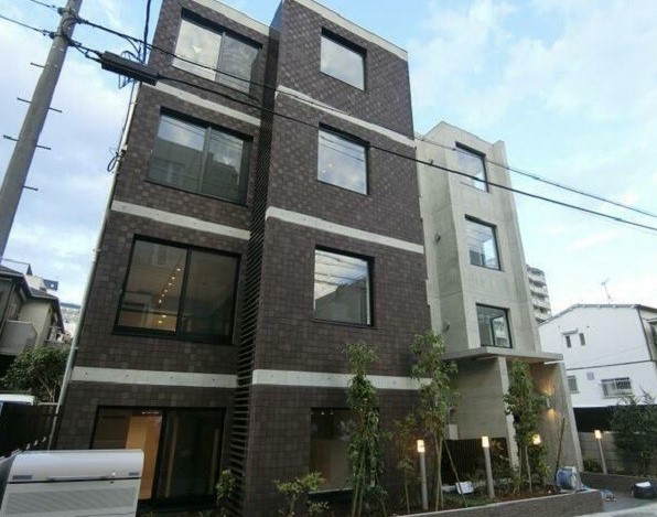 1K Mansion in Meguro, Tokyo - Image 1