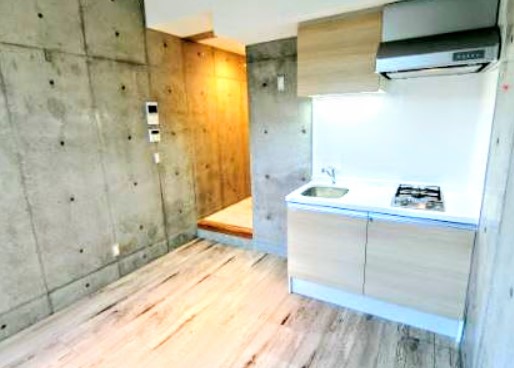 1K Mansion in Meguro, Tokyo — photo 3 of 3