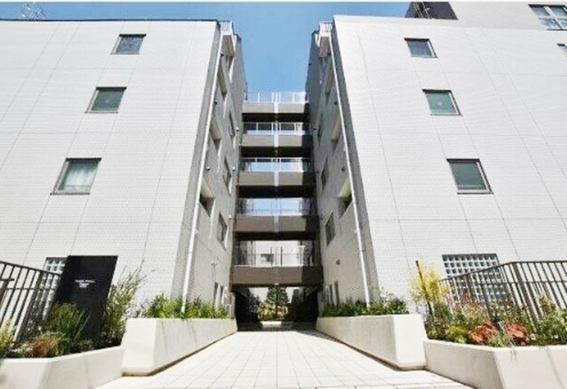 1K Mansion in Meguro, Tokyo - Image 1