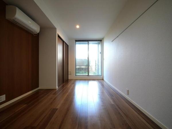 1K Mansion in Minato, Tokyo — photo 3 of 3
