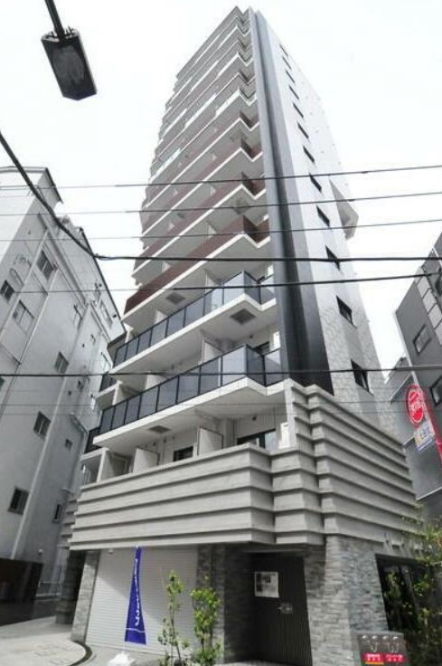 1K Mansion in Minato, Tokyo - Image 1