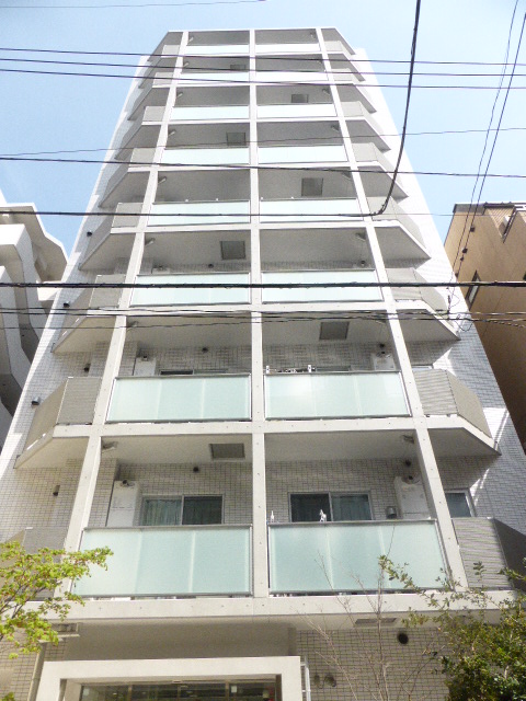 1K Mansion in Minato, Tokyo - Image 1