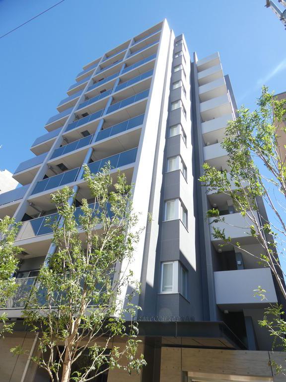 1K Mansion in Minato, Tokyo - Image 1