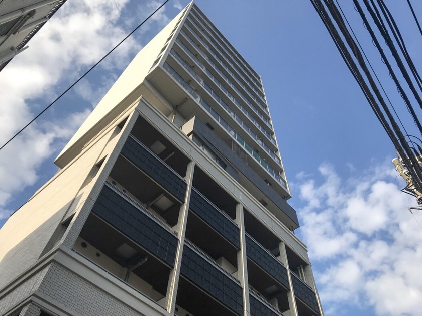 1K Mansion in Minato, Tokyo - Image 1