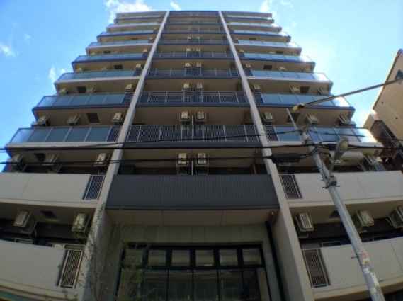 1K Mansion in Naniwa-ku, Osaka - Image 1