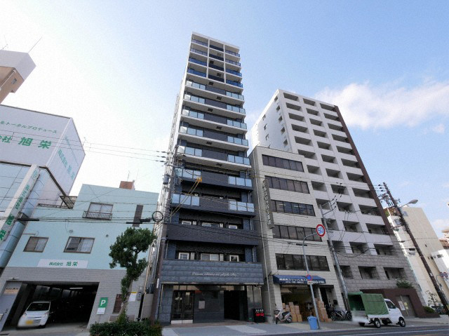 1K Mansion in Naniwa-ku, Osaka - Image 1