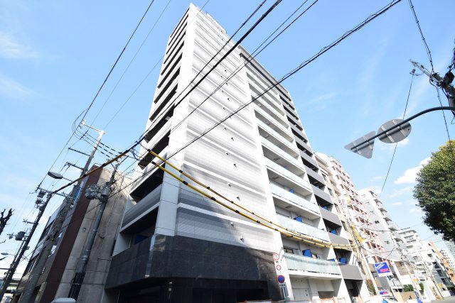 1K Mansion in Naniwa-ku, Osaka - Image 1