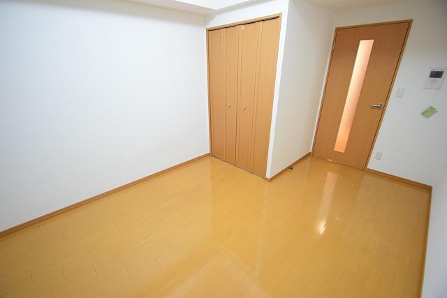 1K Mansion in Naniwa-ku, Osaka - Image 1