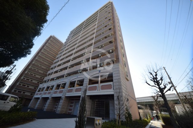 1K Mansion in Naniwa-ku, Osaka - Image 1