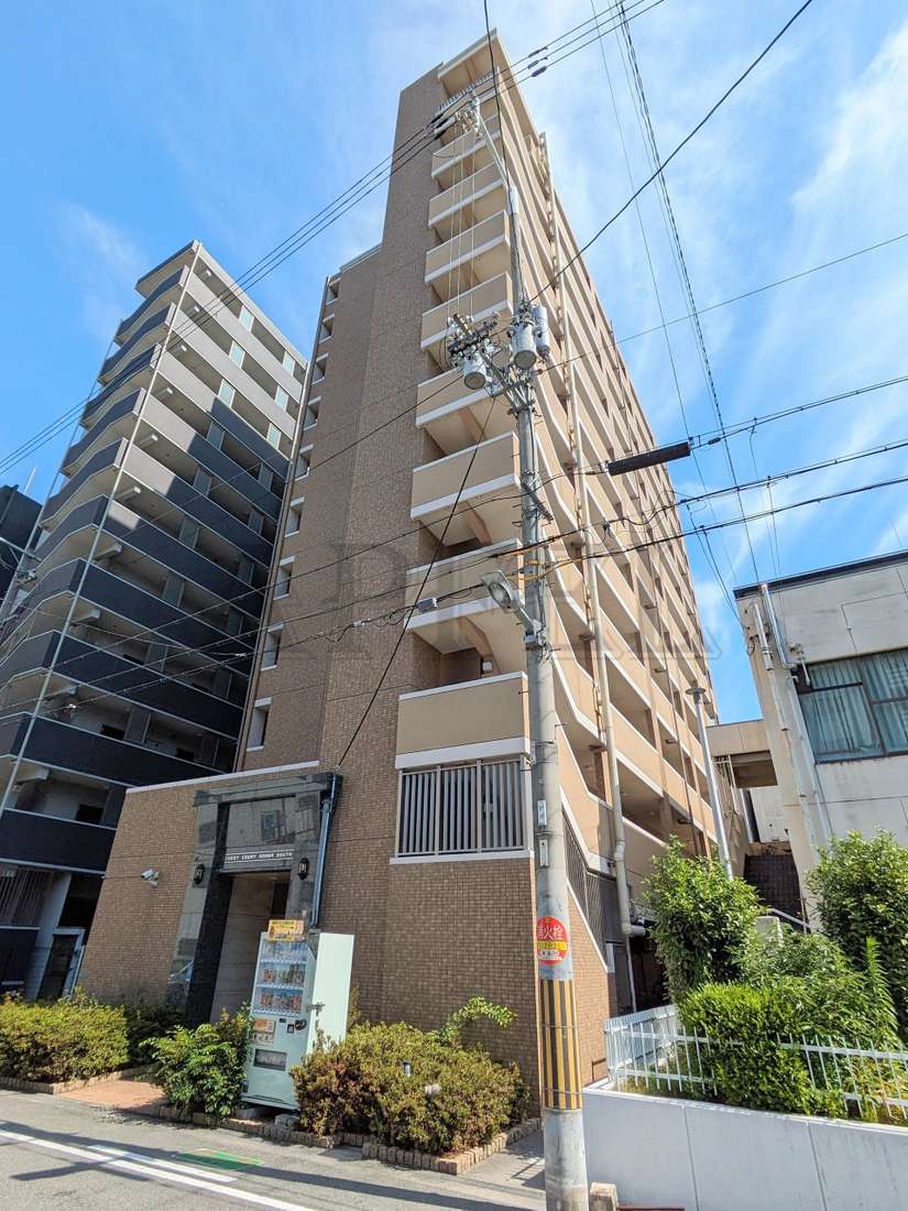 1K Mansion in Naniwa-ku, Osaka - Image 1