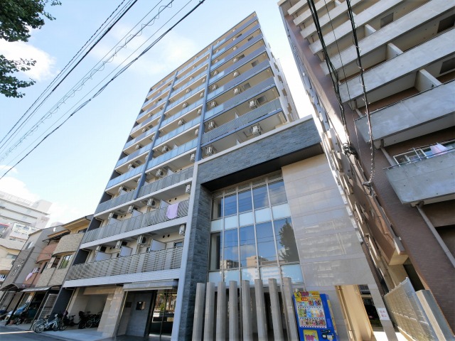 1K Mansion in Naniwa-ku, Osaka - Image 1