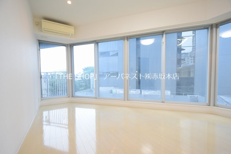 1K Mansion in Shibuya, Tokyo — photo 3 of 3